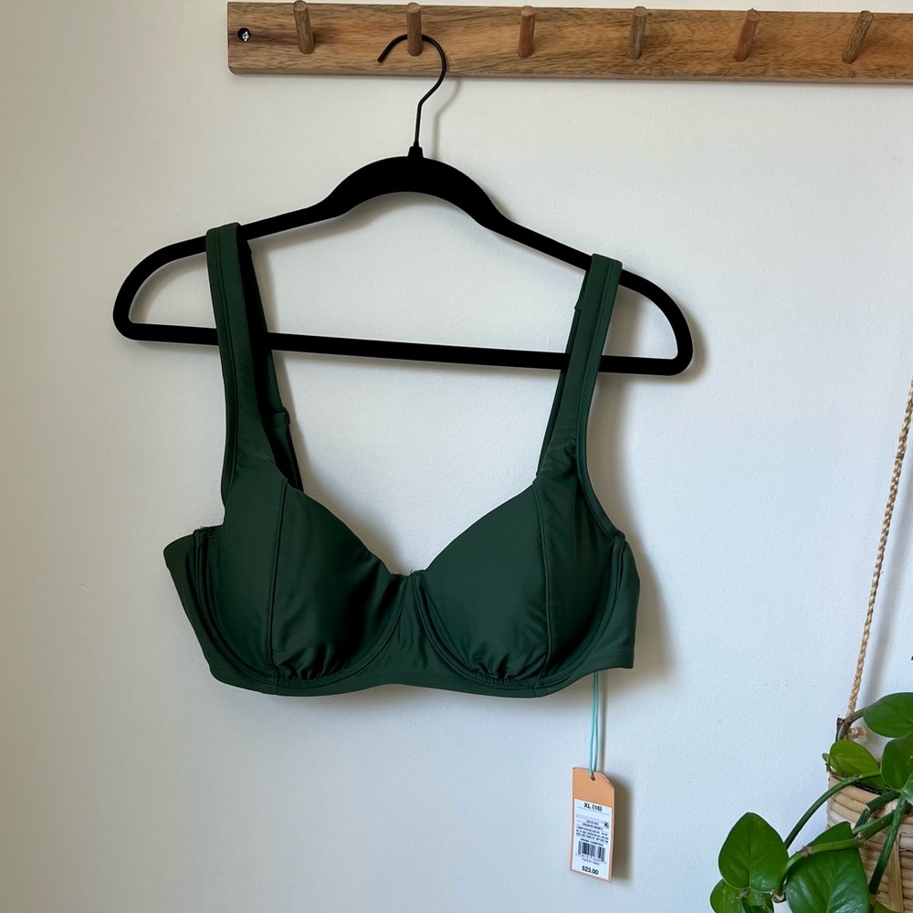 Wired bikini top